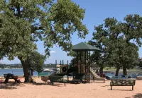 Spacious Lake Travis retreat with stunning views and huge gameroom! - Wifi