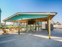 Perfect little Getaway for the fishers and beach goers! Hotels in Sargent