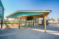 Perfect little Getaway for the fishers and beach goers!