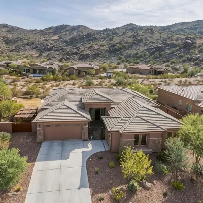 Spacious Phoenix Getaway with Pool and Resort-Style Outdoor Living サウスマウンテン パーク シーニック ドライブ周辺のホテル