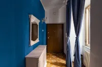 "The colorful house" of the ghetto in a palace of the 700s - 2 ดาว