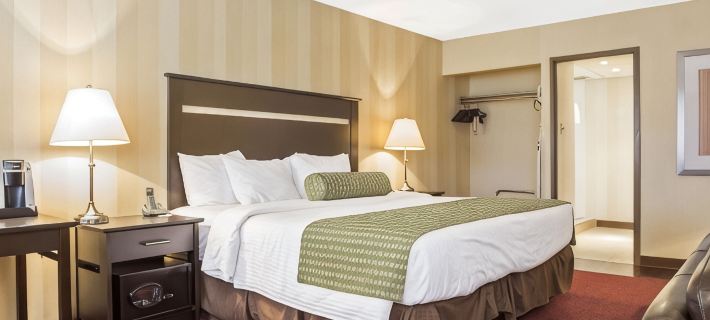 Clarion Hotel & Conference Centre Hotels in Renfrew County