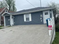 Cozy 2 - bedroom Little Blue House On The Hill in enjoyable Jefferson City