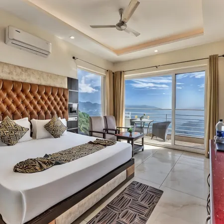 Wood Stock Kasauli - Rooms & Cottages - Panoramic View & Balcony Rooms