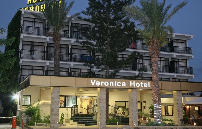 Veronica Hotel