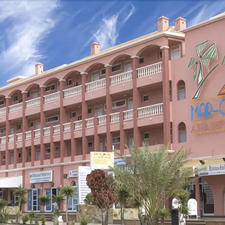 Apartamentos Marola Park