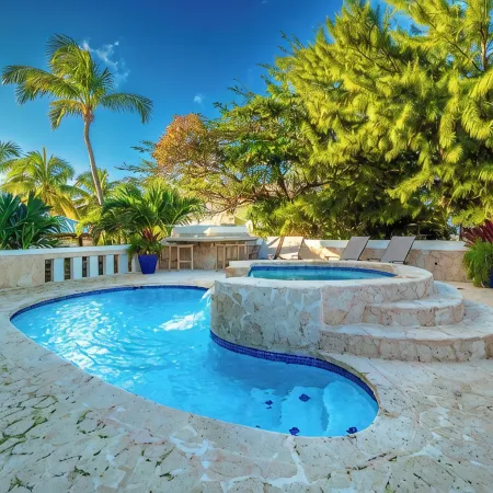 Oceanfront 8-bedroom Villa with Pool, Fully Fenced for Privacy, Incredible Views
