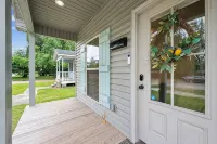 Cozy Cottage: Steps from LSU & Minutes to Downtown - 4-Star