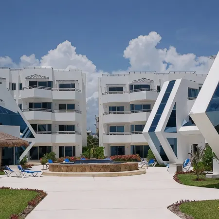 Oceanfront Luxury Townhome Condo Wifi 3 Smart TV'S Pool & Spa
