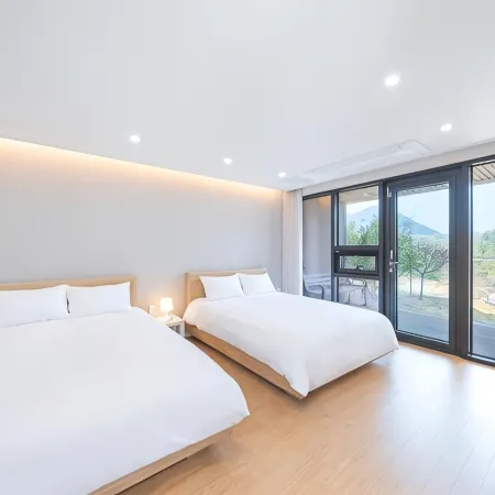 Jecheon The Shine Cheongpung