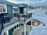 6 bedroom sleeps 22, Hot tub, and gorgeous view of Bear Lake, lots of amenities - 4-Star