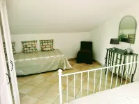 Acqua Chiara Elegant Villa with Garden with Etna View a Stone's Throw from the Sea - 露台