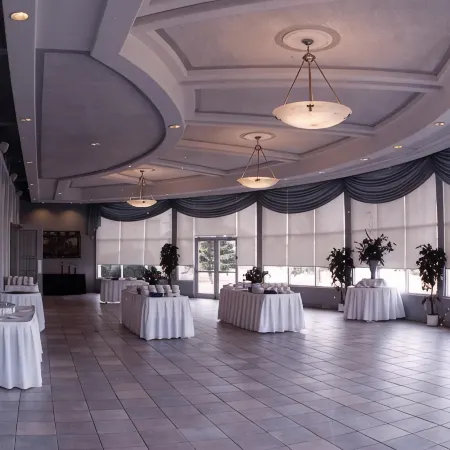 Chateau Louis Hotel & Conference Centre