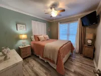 Beautiful Beach Home- 3 min walk to beach-Boat dock in back yard & private pool