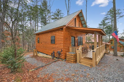 Cozy Cabin Retreat: Your Peaceful Getaway Awaits - WiFi