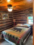 PET FRIENDLY Adirondacks Log Cabin! Lake George, Saratoga, SPAC, Sacandaga