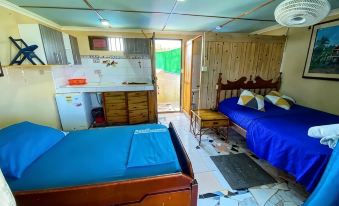 Yellow Moon Guesthouse & Apartments