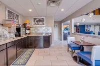GuestHouse Lexington - breakfast