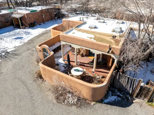 Downtown 100 Year Adobe - Walk to the Santa Fe Plaza & Railyard District - Condos