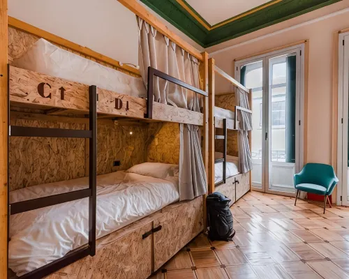Hostal R10 Отели рядом с достопримечательностью «Музей колониального искусства в Боготе»