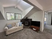 Quiet 1 Bdrm walk to beach & trails.  Close to ski areas. - 무료 와이파이