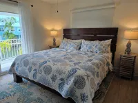 Turtle Cove! Heated Pool, Spa, Dockage, Pet Friendly, Kayak, Oceanside!