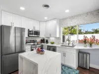 Private Pool - Outdoor Dining - Tropical Oasis Hotels in Oakland Park