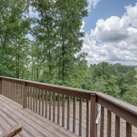 Lazy Daze - 3Br Cabin w/Mountain Views, Wrap Porch, Sauna, Firepit!
