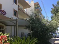 Zen Hotel Hotels in Alimos