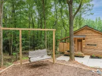 Romantic Cabin Hideaway — Outdoor Rain Shower, Soaking Tub & Fire Pit Hotels in Baldwin County