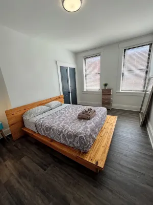 2-bedroom apartment in Cincinnati over the heart of OTR - 2 ดาว