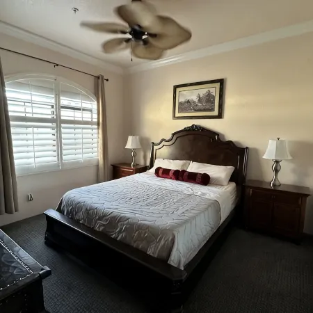 Sun-Soaked Condo near Old Town