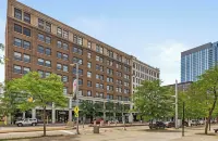 Charming loft in lovely DT Cleveland - Free parking - Balcony - Gym - balcony
