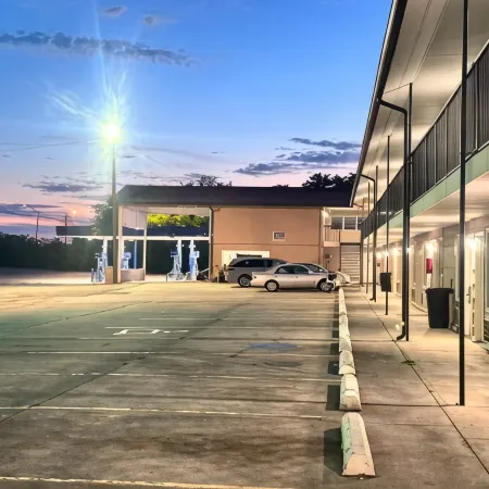 Economy Inn Sweetwater I-75