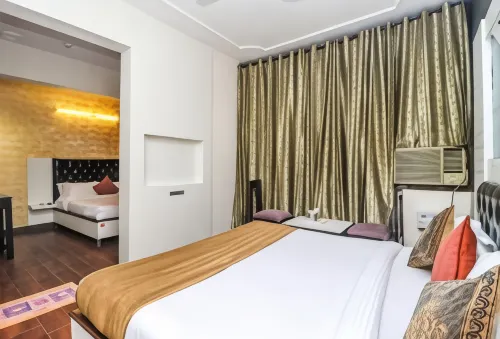 Hotel Shelton, Chandigarh - Homestays