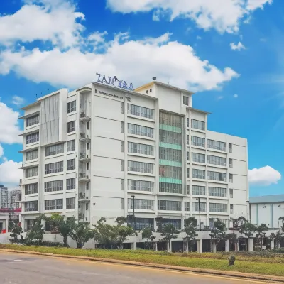 East Riverine Boutique Hotel Отели рядом с достопримечательностью «Торговый центр Sunway Putra Mall»