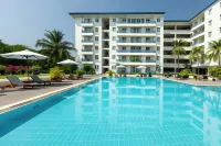Sakura Residence & Hotel - Rooftop Pools