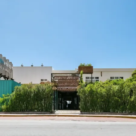 Mayan Monkey Cancun - Social Hotel Отели рядом с достопримечательностью «Конференц-центр Канкуна»