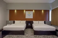 Sans Hotel Empress Simpang Lima - parkir