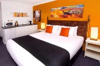 Crescent Motel Taree - parking