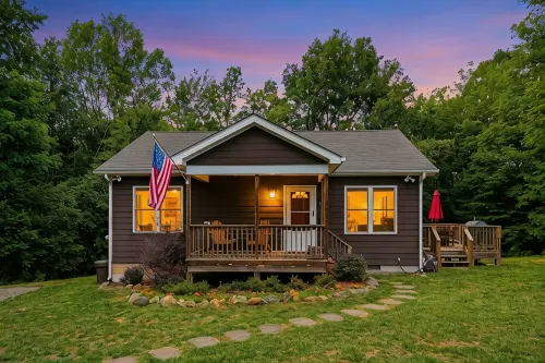 Scenic Mountain Getaway with a Firepit and Amazing Views of Mountains and Horses