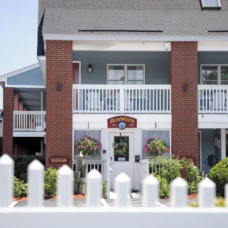 Elmwood Resort Hotel