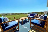 Sun & Fun @ Can't Be Beat Beachfront Location!