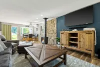 Mountain Bliss! a Beautiful Kalispell Home