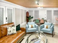 2Br/2ba Beach Bungalow with Expansive Backyard. - 4-Star