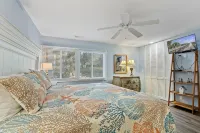 Sea Pines, Amazing Complete Remodel, Walk to the Beach Club, Two free bikes - Villas