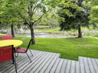 Clean Sandpoint Condo 10 Min from Schweitzer Base in Quiet Lakefront Community - 3-Star