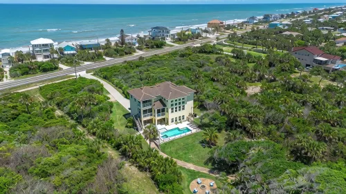 400ft to private beach. Riverfront,dock,pool,kayaks Elevator, 1.6 acres