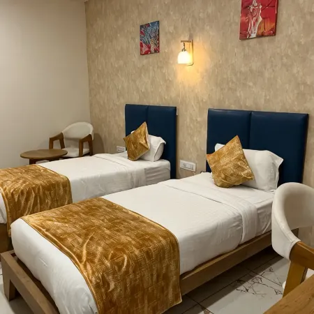 Click Hotel Tulsi