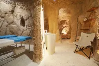 Loccal Collection Hotel Komodo - spa